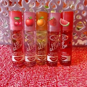 (5) Fruity roll on lip glosses
